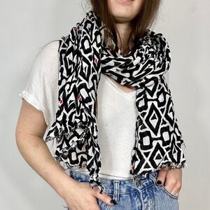 *Black & White Scarf with Canada Flags
